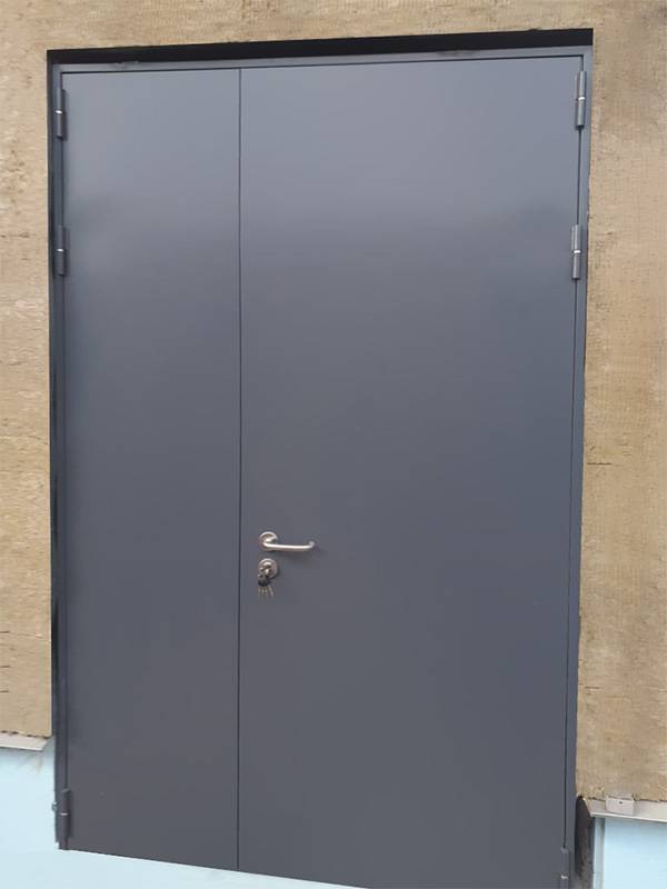 Полуторастворчатая дверь, фото снаружи (Волковское шоссе, 23в)