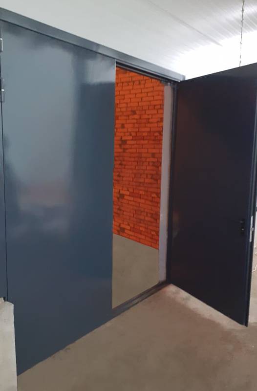 Широкая дверь в зоне отгрузки (склад, шоссе Энтузиастов, 4)